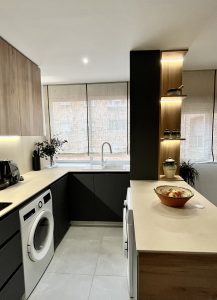 Reforma integral de vivienda con espacios funcionales y diseño contemporáneo